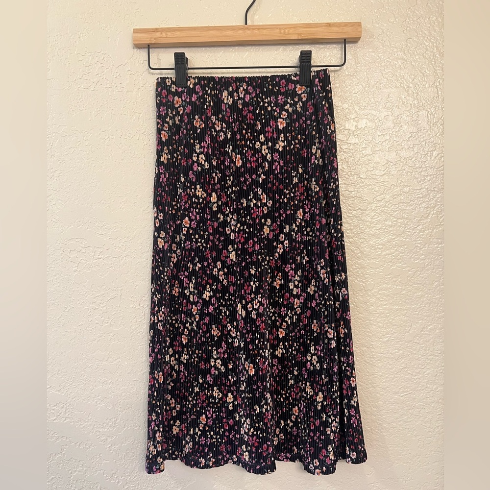 🥀love, Fire🥀 Kids Black and Pink Floral Skirt